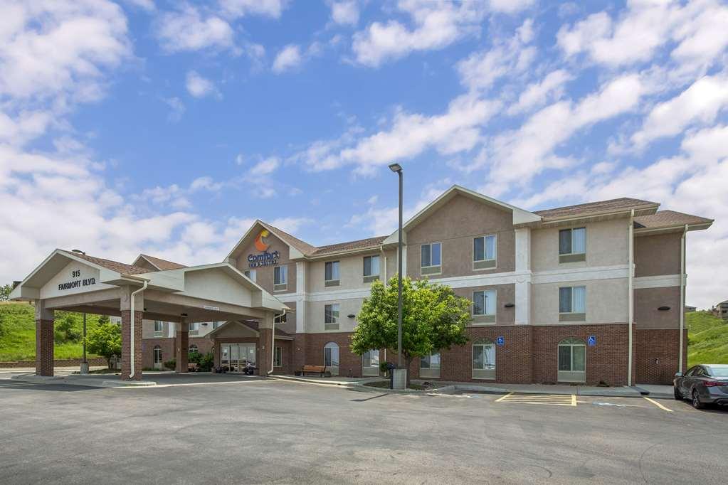 Comfort Inn & Suites Rapid City Exterior photo